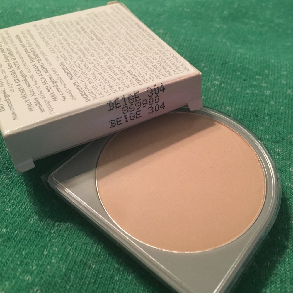 NEW Mary Kay Dual-Coverage Powder Foundation - Picture 3 of 3